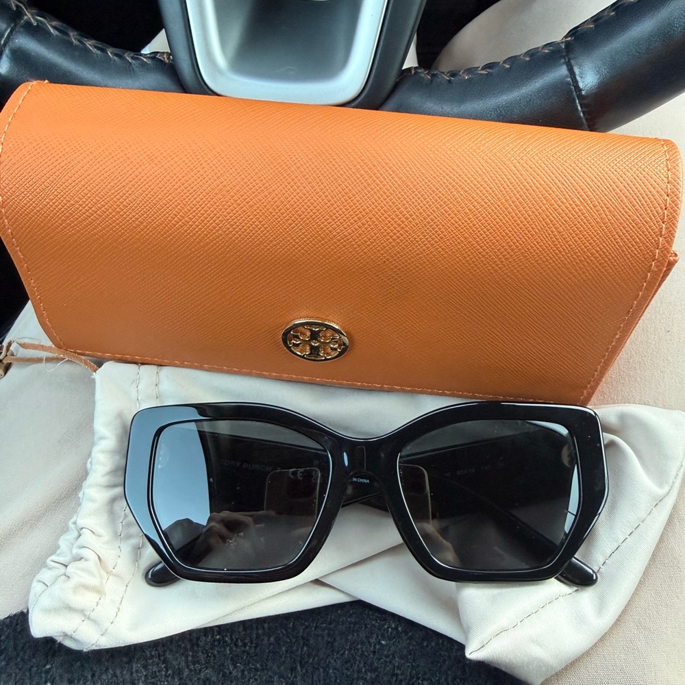 Tory Burch Sunglasses with case